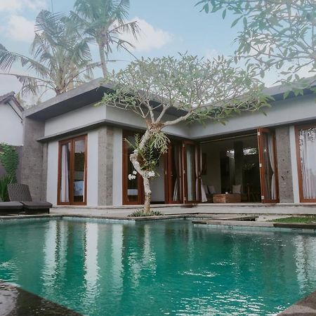 Anggira Villa Ubud Exterior photo