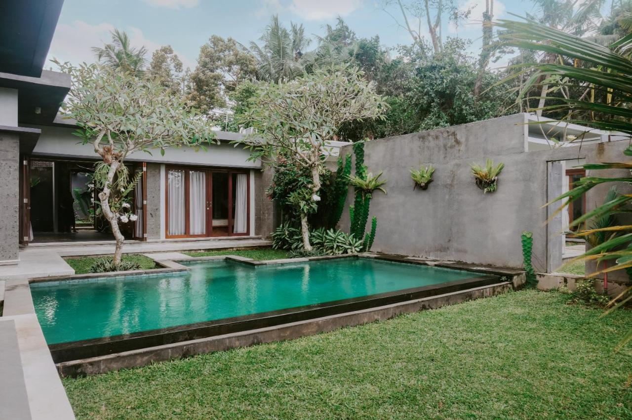 Anggira Villa Ubud Exterior photo